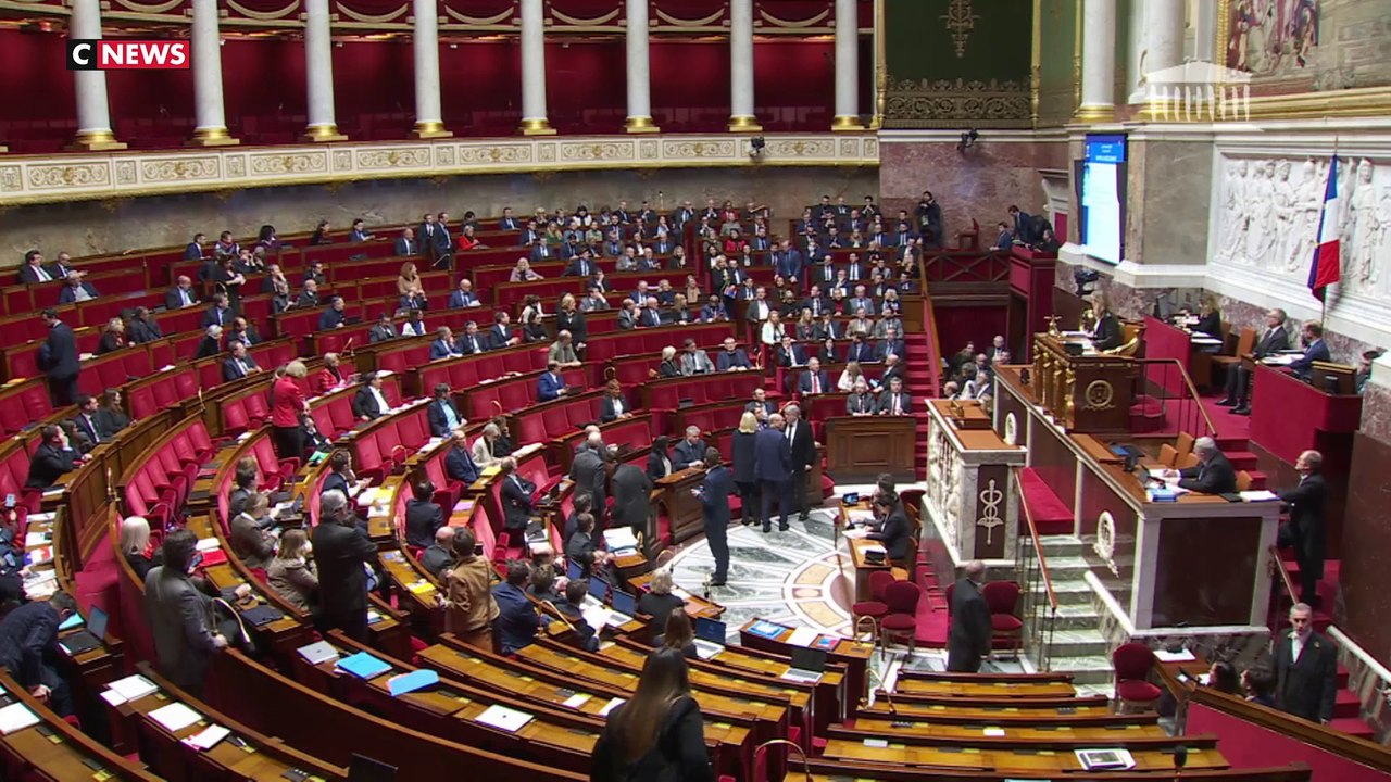 Des messages malveillants reçus par des députées RN