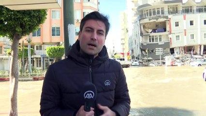 İskenderun'da deniz yükseldi, caddeler sular altında kaldı