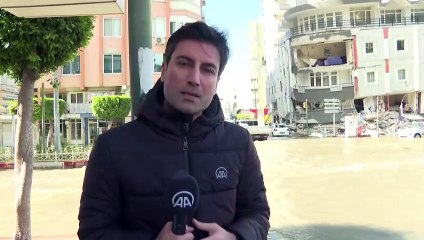 Hatay'da bazı caddeler sular altında kaldı