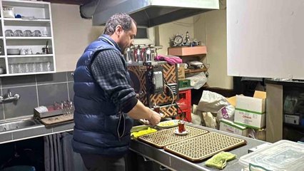 Kahvehanede oyunu yasakladı, gelirini depremzedeler için bağışlayacak