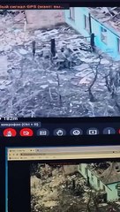 Membros do grupo Wagner a bater no comandante