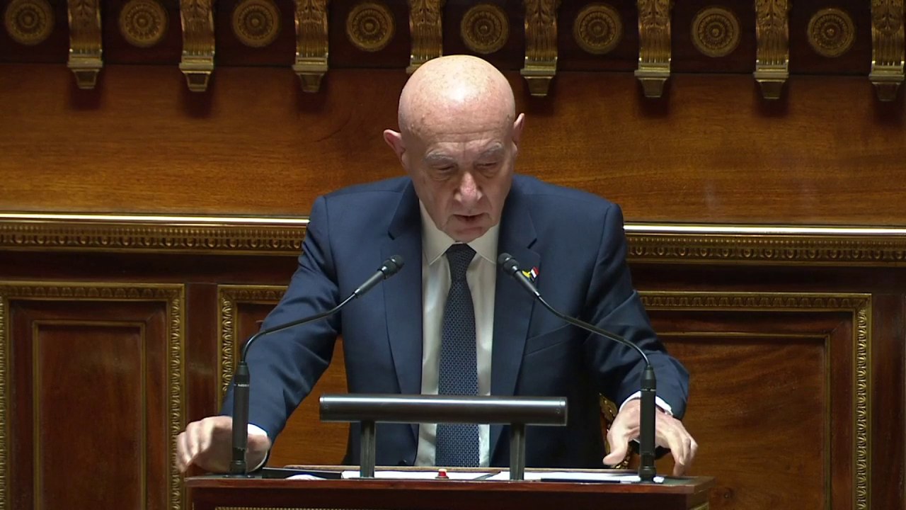 Claude Malhuret :"C’est maintenant qu’il faut livrer les chars, les missiles, les avions"à l'Ukraine