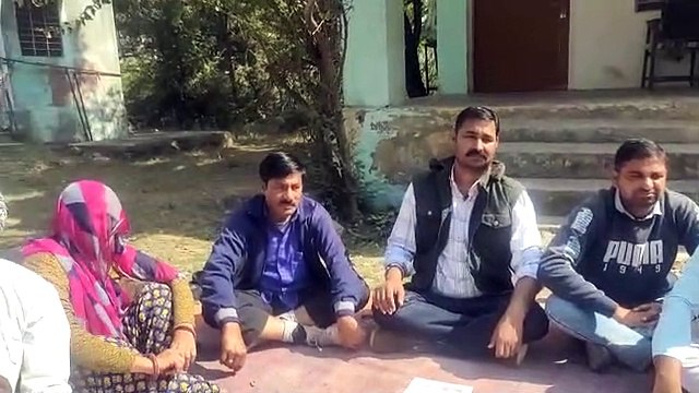 मांग नहीं मानी तो वन विभाग के कार्मिकों ने कार्य का बहिष्कार