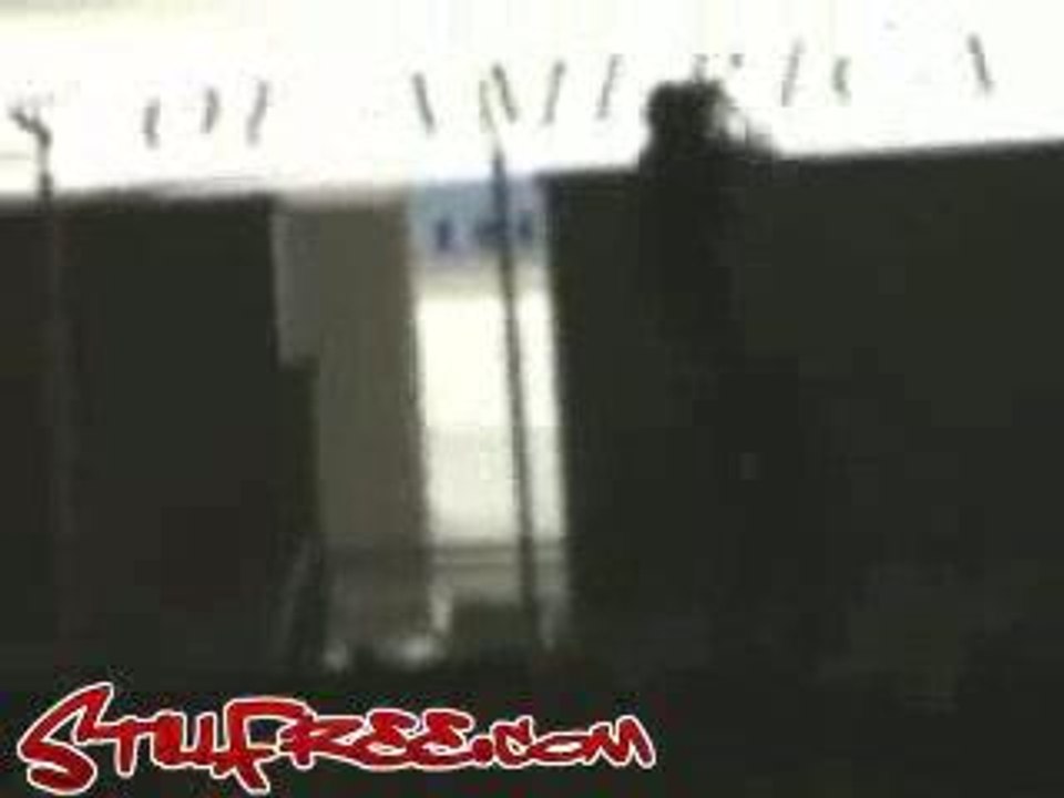 Marc_ecko_tagging_airforceone