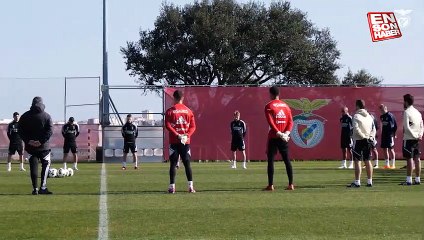 Benfica'dan depremzedeler adına saygı duruşu
