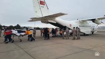 MSB, depremden yaralı kurtarılanları ambulans uçakla Ankara ve İstanbul'a getiriyor