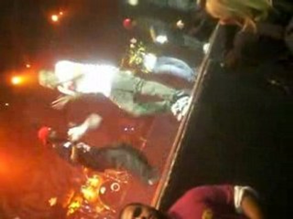 chris brown concert zenith sexy