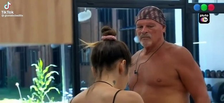 Me estás tocando los pechos : Romina le puso los puntos a Alfa de Gran Hermano