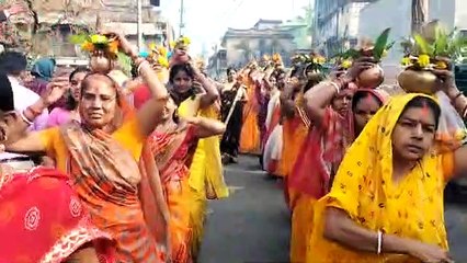टीटागढ़ पंचमुखी हनुमान मंदिर के वार्षिकोत्सव पर निकाली कलश यात्रा