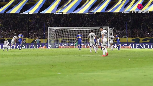 Sergio Chiquito Romero le atajó un penal al delantero Facundo Castelli