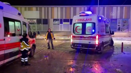 Adıyaman'da yıkılan binanın enkazından çıkarılan anne ve çocuğu Van'a getirildi