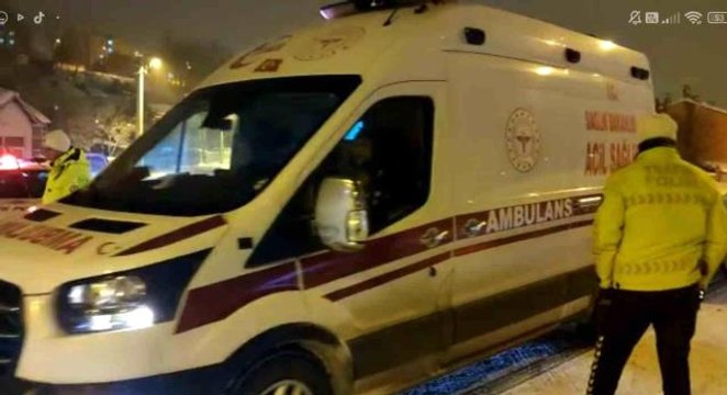 Kar ve tipi Kop Geçidi'nde trafiği olumsuz etkiliyor