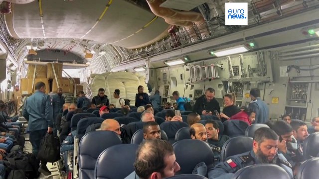 Спасатели со всего мира спешат на помощь