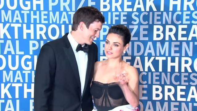 Mila Kunis Called Out Reese Witherspoon & Ashton Kutcher Over Their ‘Awkward’ Red Carpet Photos