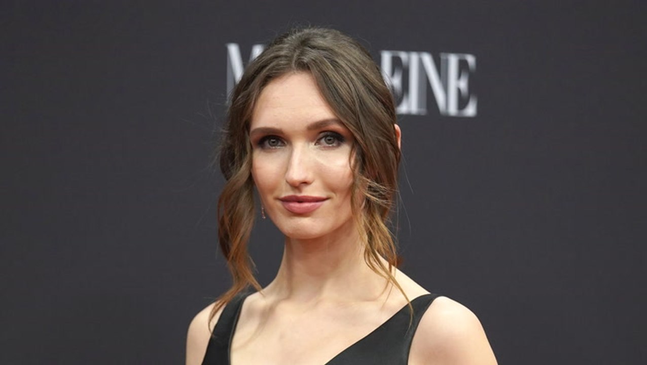 Gntm-anna adamyan verrät geschlecht: ihr baby ist ein ...