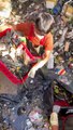 trẻ thay áo mới cho các con kênh ô nhiễm ở Sài Gòn