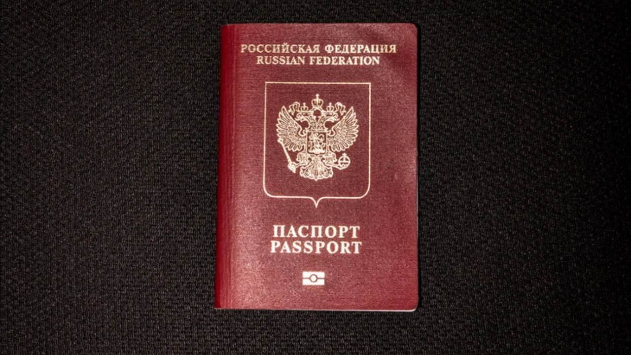 Tausende Russen verzichten auf Staatsbürgerschaft