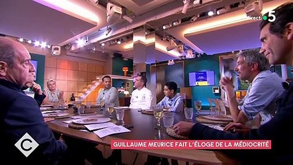 GALA VIDÉO - “Rendez votre carte de presse !” : Patrick Cohen interpellé par un invité de C à vous