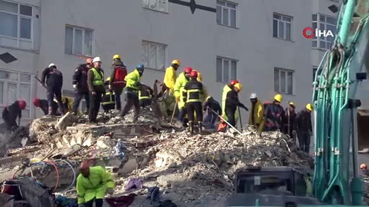 İhsami Apartmanı'ndan 27 yaralı, 19 cansız beden çıkartıldı