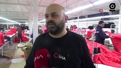 Bu fabrikanın işçileri depremzedeler üşümesin diye mesaiye kalıyor