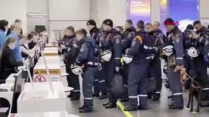 Depremlerin ardından Türkiye'ye dünyanın dört bir yanından arama kurtarma ekipleri akıyor