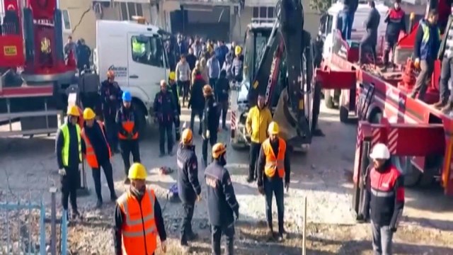 80-year-old Turkish man gets out alive from earthquake rubble after 54 hours