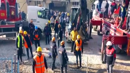 80-year-old Turkish man gets out alive from earthquake rubble after 54 hours