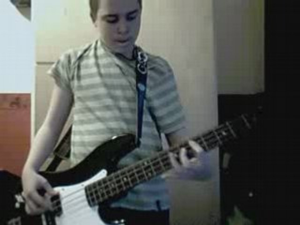 The Withe Stripes : Seven Nation Army Bass Cover