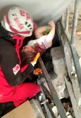 4 aylık Ayşe bebek, enkazdan 58 saat sonra kurtarıldı