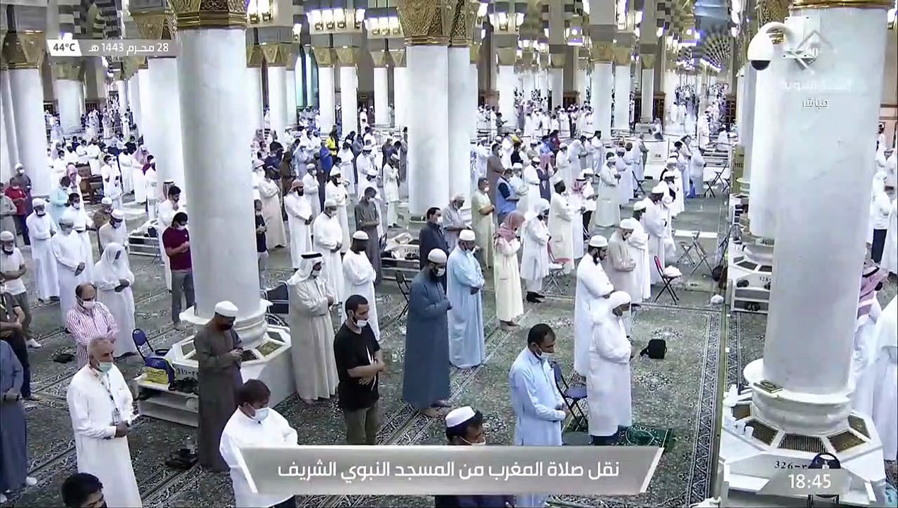 صلاة المغرب من المسجد النبوي الشريف - تلاوة الش...