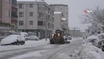 Bafra beyaza büründü, 34 kırsal mahalle yolu ulaşıma kapandı