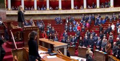Fransa Ulusal Meclisi’nde, Türkiye ve Suriye'de meydana gelen depremlerde hayatını kaybedenlerin anısına 1 dakikalık saygı duruşu