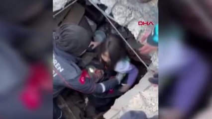 İSLAHİYE'DE ANNE VE 2 ÇOCUĞU 45 SAAT SONRA ENKAZDAN KURTARILDI