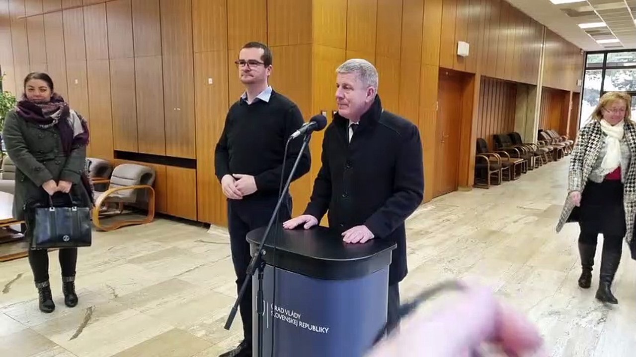ZÁZNAM: V. Lengvarský: Zatiaľ nemám indície, že by hrozil hromadný odchod personálu UNB