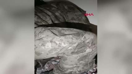 Komandolar Kahramanmaraş'ta bir kişiyi daha enkaz altından kurtardı