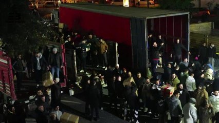 Edremit'ten Deprem Bölgesine 10 Araç Yola Çıktı