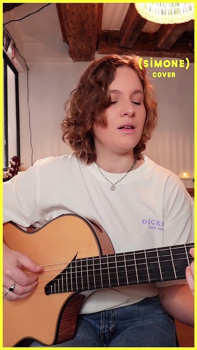 SIMONE - COVER : Emma Peters reprend « Paroles, Paroles » de Dalida