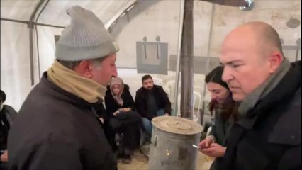 CHP Milletvekillerinin Malatya Akçadağ'da, Çadırda Dinlediği Depremzede: "Sadece Çadırı Belediye Gönderdi.