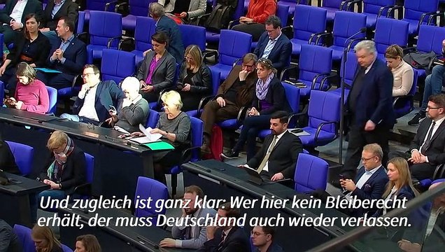 Asyl und Einwanderung: Schlagabtausch zwischen Scholz und Merz