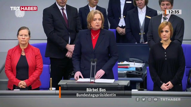 Alman Meclisi'nde depremlerde hayatını kaybedenler için saygı duruşu