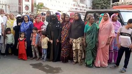 वैकल्पिक आवास की मांग के समर्थन में प्रदर्शन