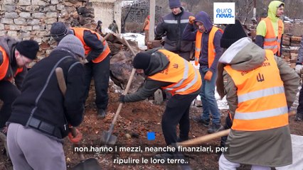 Ucraina, volontari in soccorso delle famiglie le cui case sono state distrutte