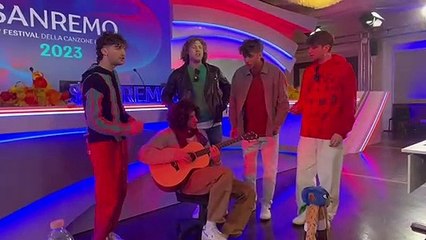 Sanremo 2023, Colla Zio a sorpresa regalano un inedito a cappella - Video