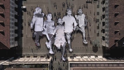 Profughi e guerre, mostra di JR alle Gallerie d’Italia a Torino