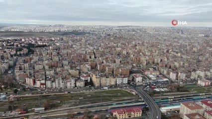 Enkaz bölgeleri ve çadır kentler böyle görüntülendi