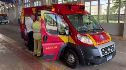 Mulher tem lesão no braço após sofrer queda no Terminal Leste