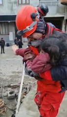 Tekirdağlı madenciler ve AKUT enkazdan 3 kişiyi kurtardı