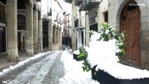شاهد: العاصفة “إزاك” تصل إسبانيا مصحوبة برياح شديدة وأمطار غزيرة وثلوج