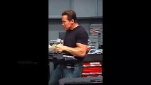 Schwarzenegger durante le riprese di terminator 3