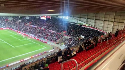 Sunderland fans pay respects to Chris Collier in 10th minute against Fulham after sad passing
